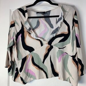 Louve Abstract Print Crop Blouse V-Neck Viscose Made in Quebec L Lightweight